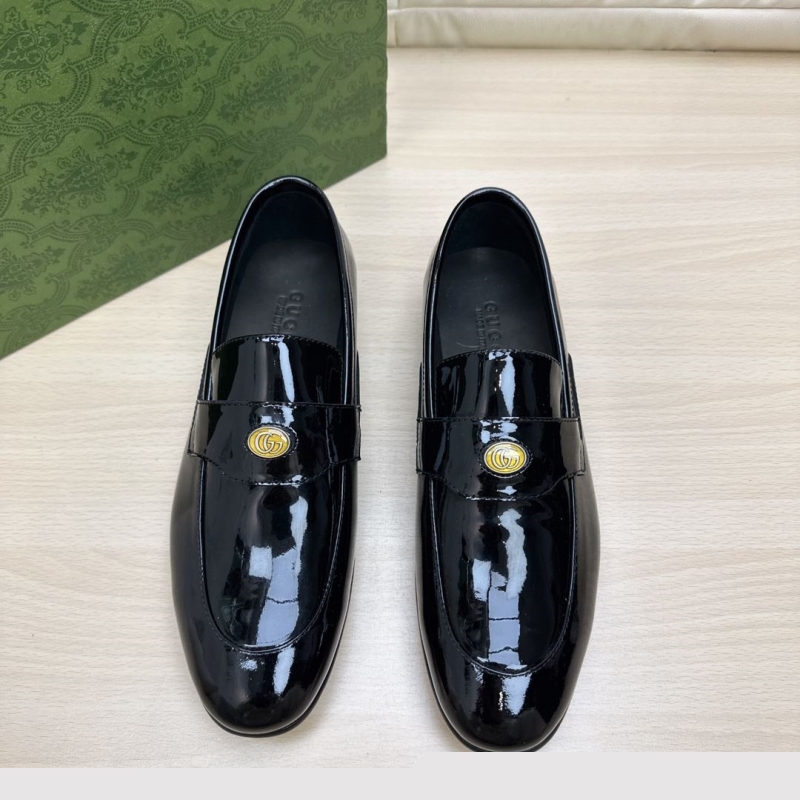 G*u*i leather shoes